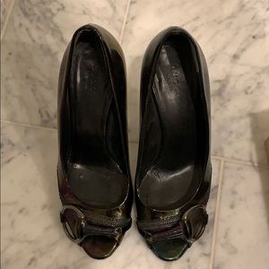 Gucci Star Black iridescent peep toe pump